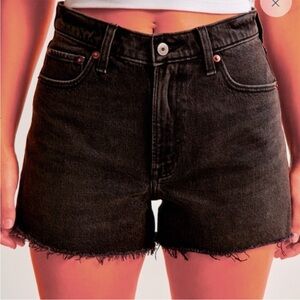 NEW Abercrombie Curve Love 4" MOM SHORT HIGH-RISE black denim